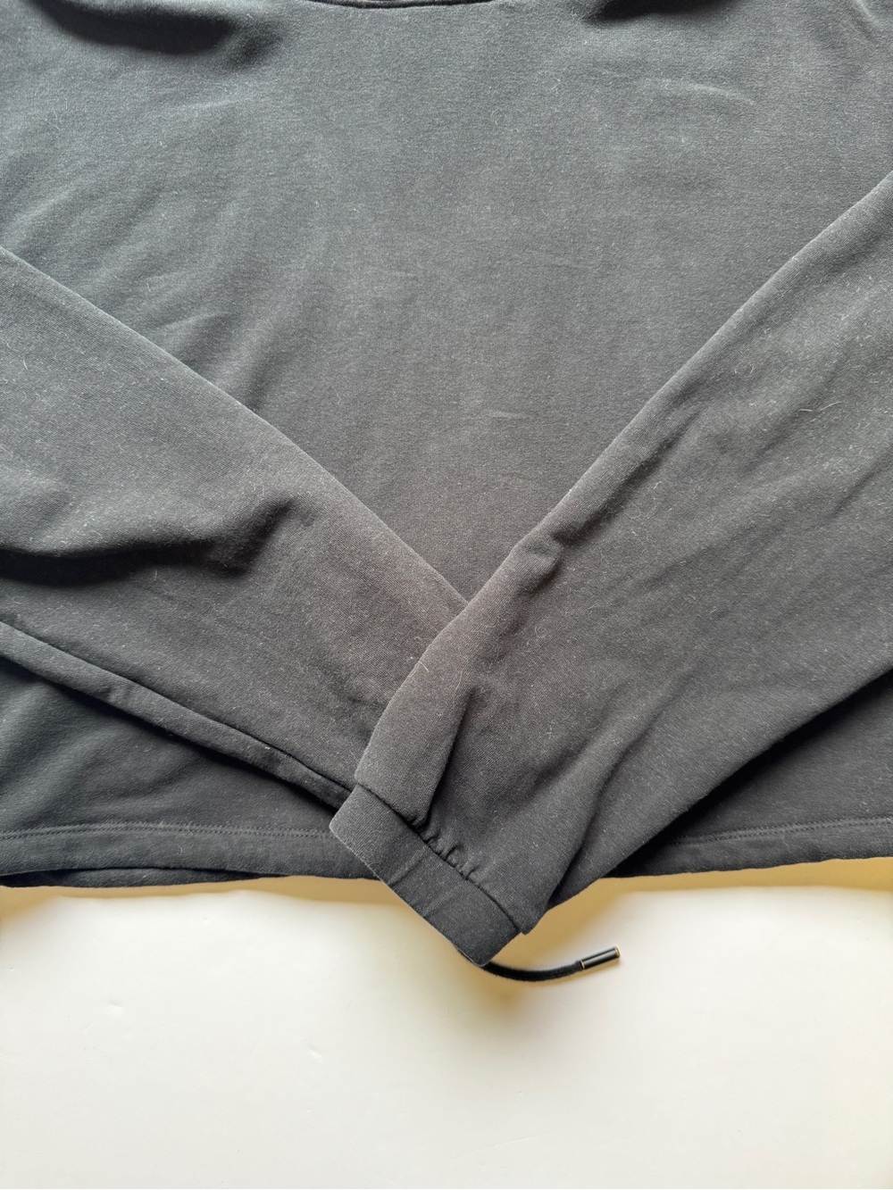 Aritizia The Group Babaton Weekender Hoodie Fleece Soft Cropped Black Sz XXS - Picture 13 of 15